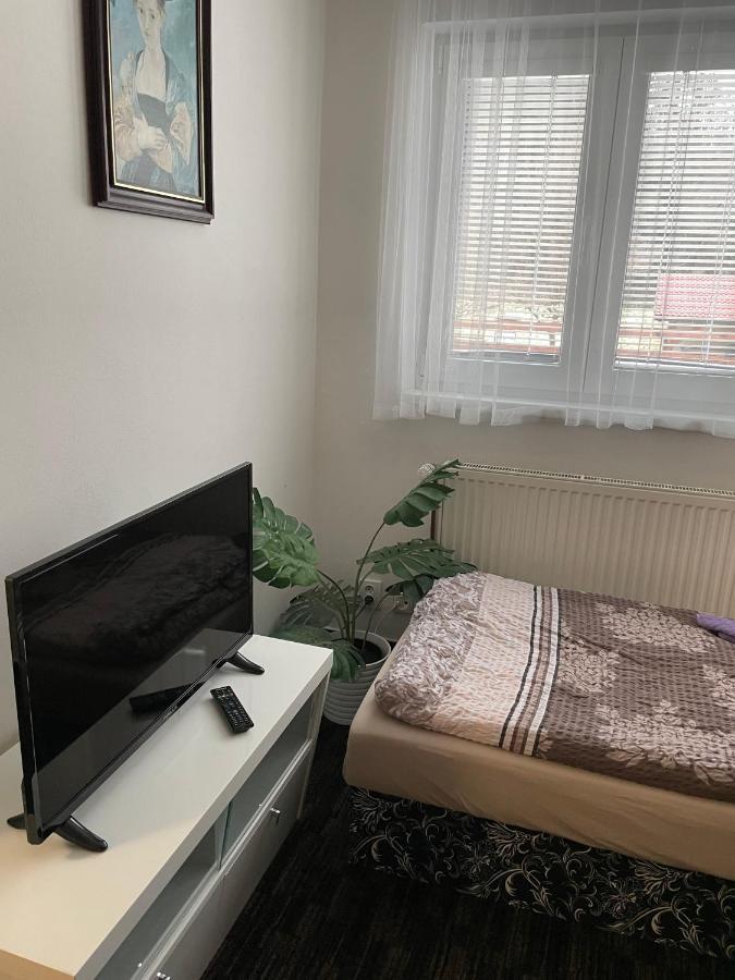 Cetnicka Stanice Hluboka Hluboká nad Vltavou Eksteriør bilde